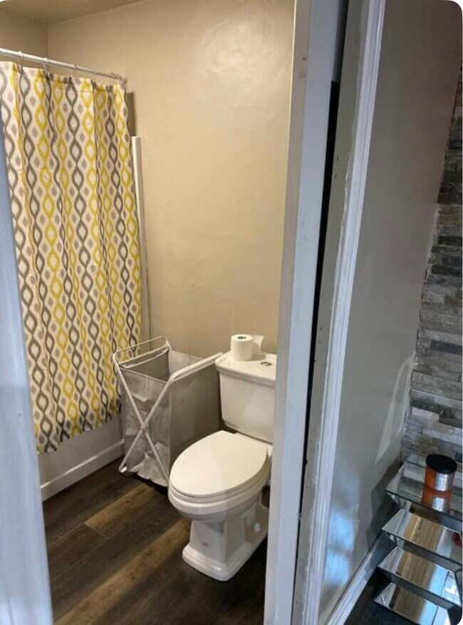 Building Photo - 2712 E Dominguez St