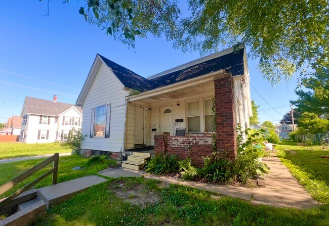 Building Photo - ET 501-503 16th Ave