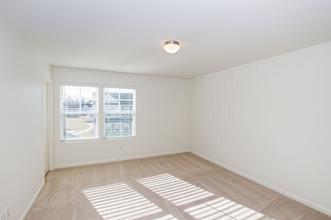 Building Photo - 3BD/2.5 Bath Townhome in Midland Wyntree C...