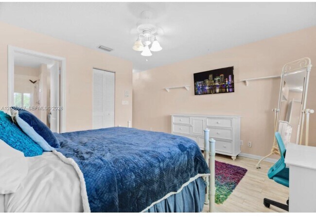 Building Photo - 1333 SW 175th Way