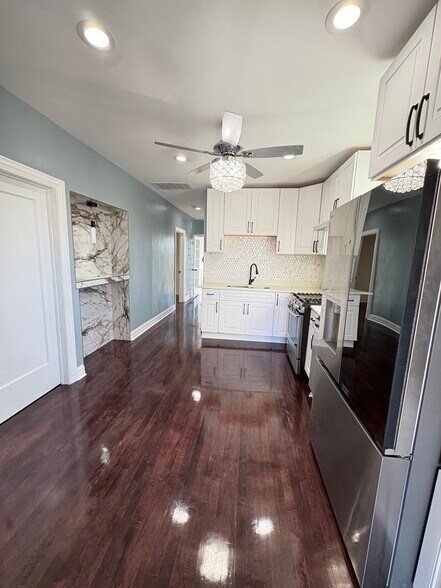 Building Photo - 2026 W McLean Ave