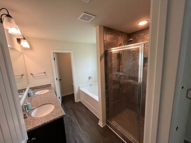 Building Photo - 4395 Thistle Pine Ct