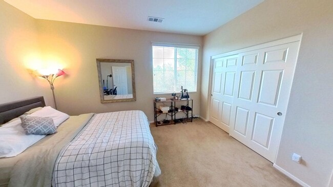 Building Photo - 848 Reyana Way