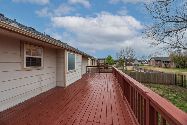 Building Photo - Beautiful 4 Bed 3 Bath in Andover School District!