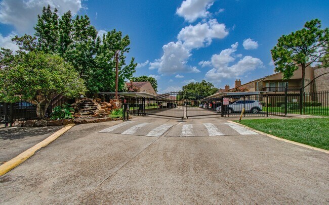 Building Photo - 10555 Turtlewood Ct