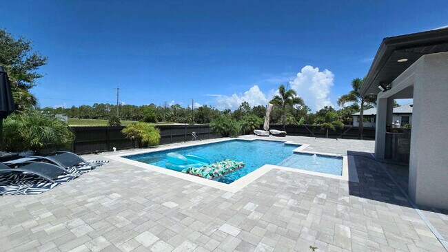 Building Photo - 4020 NW 41st Pl