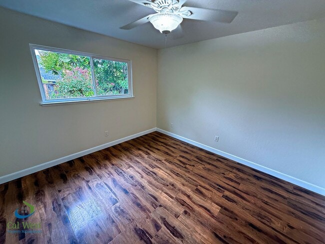 Building Photo - 1370 Fernwood Ln