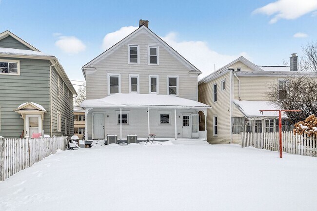 Building Photo - 398-400 N. Maple Ave