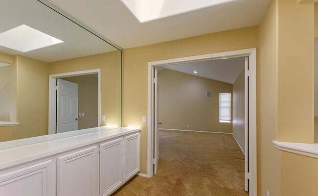 Building Photo - Oak Park 2 story cul-de-sac home