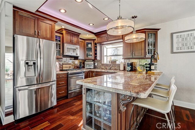 Building Photo - 718 S Broadway