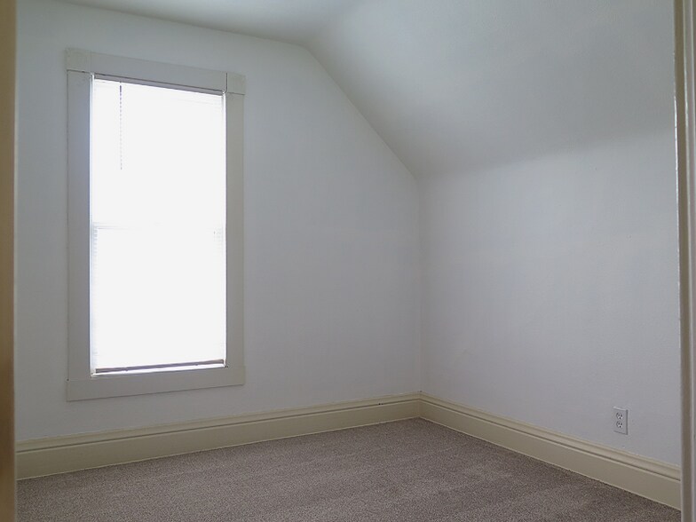 Building Photo - 1224 Dean St