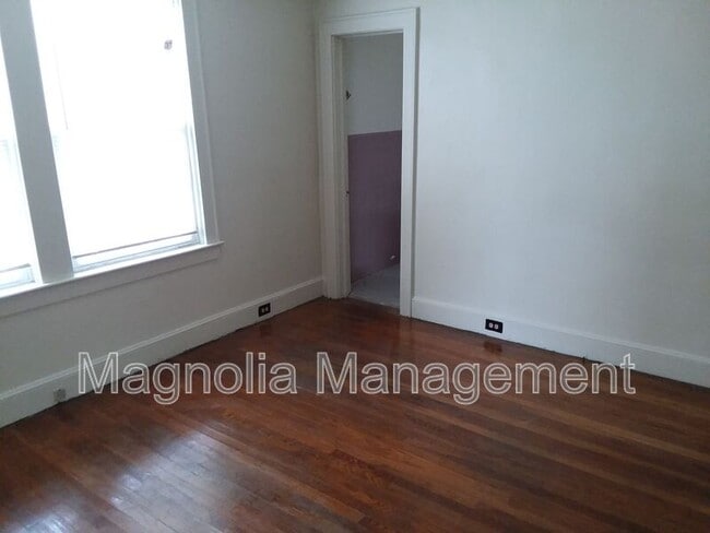 Building Photo - 410 Young St