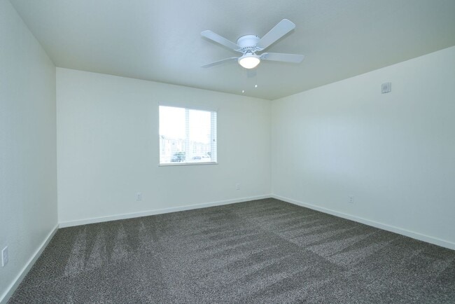 Building Photo - For Lease | 3 Bed, 2.5 Bath | 1,681 Sq Ft ...