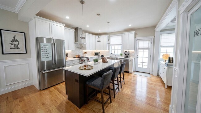 Building Photo - 42 Parsons St