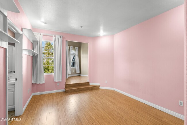 Building Photo - 516 Rustic Hills Dr