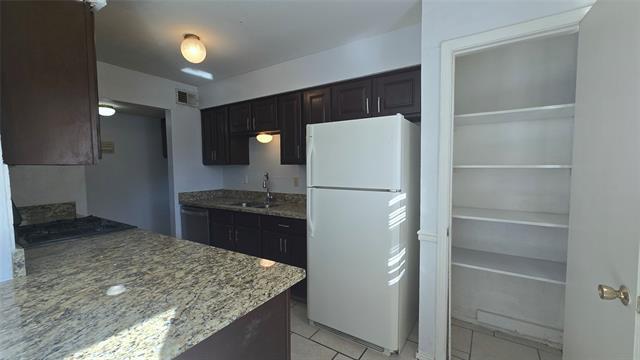 Building Photo - 620 Royal Crest Dr