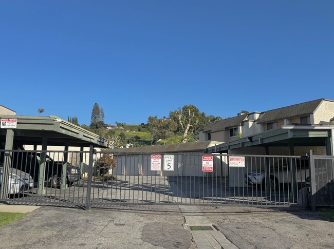 Building Photo - 110 Casuda Canyon Dr