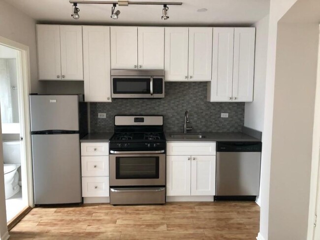 Building Photo - 0 bedroom in Logan Square IL 60647