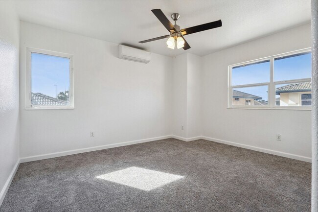 Building Photo - 4 Bed, Pet Friendly Kapolei Home