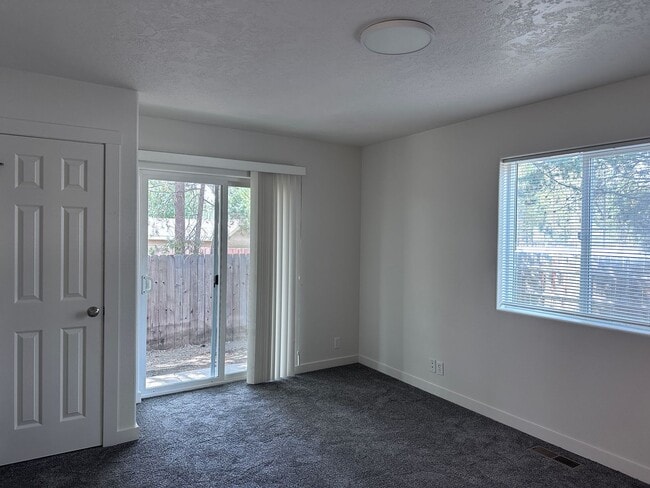 Building Photo - 16662 Shaw Pine Ct