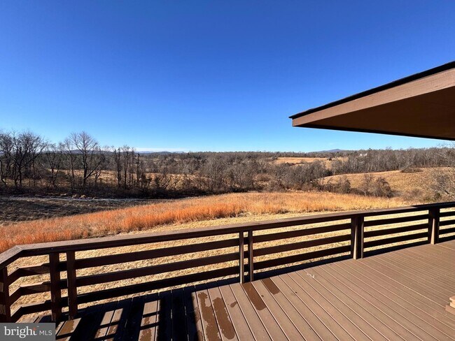 Building Photo - 72 Jordans Rd