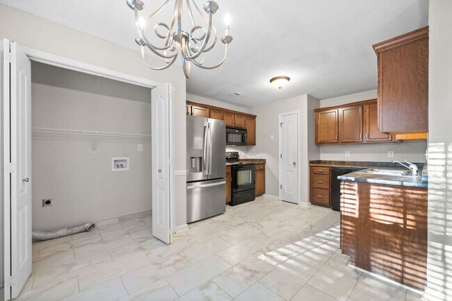 Building Photo - 2845 Teakwood Dr