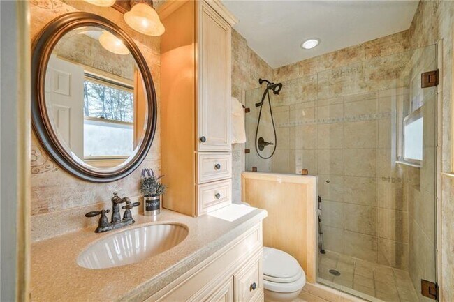 Building Photo - 4010 Mansion Dr