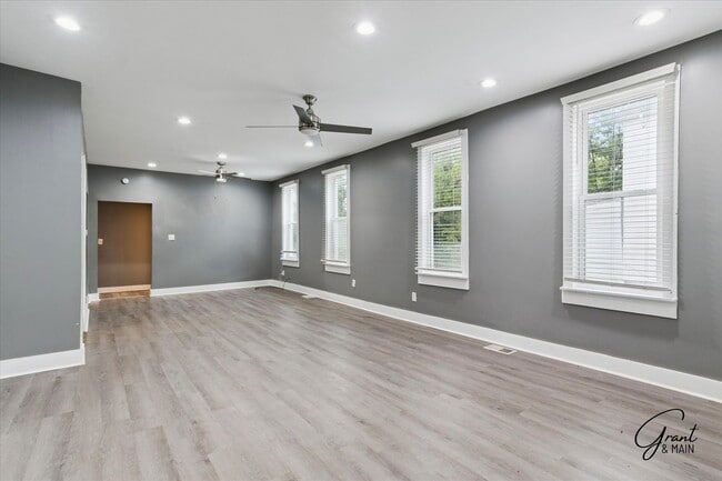 Building Photo - 6 bedroom 2 bath $2095