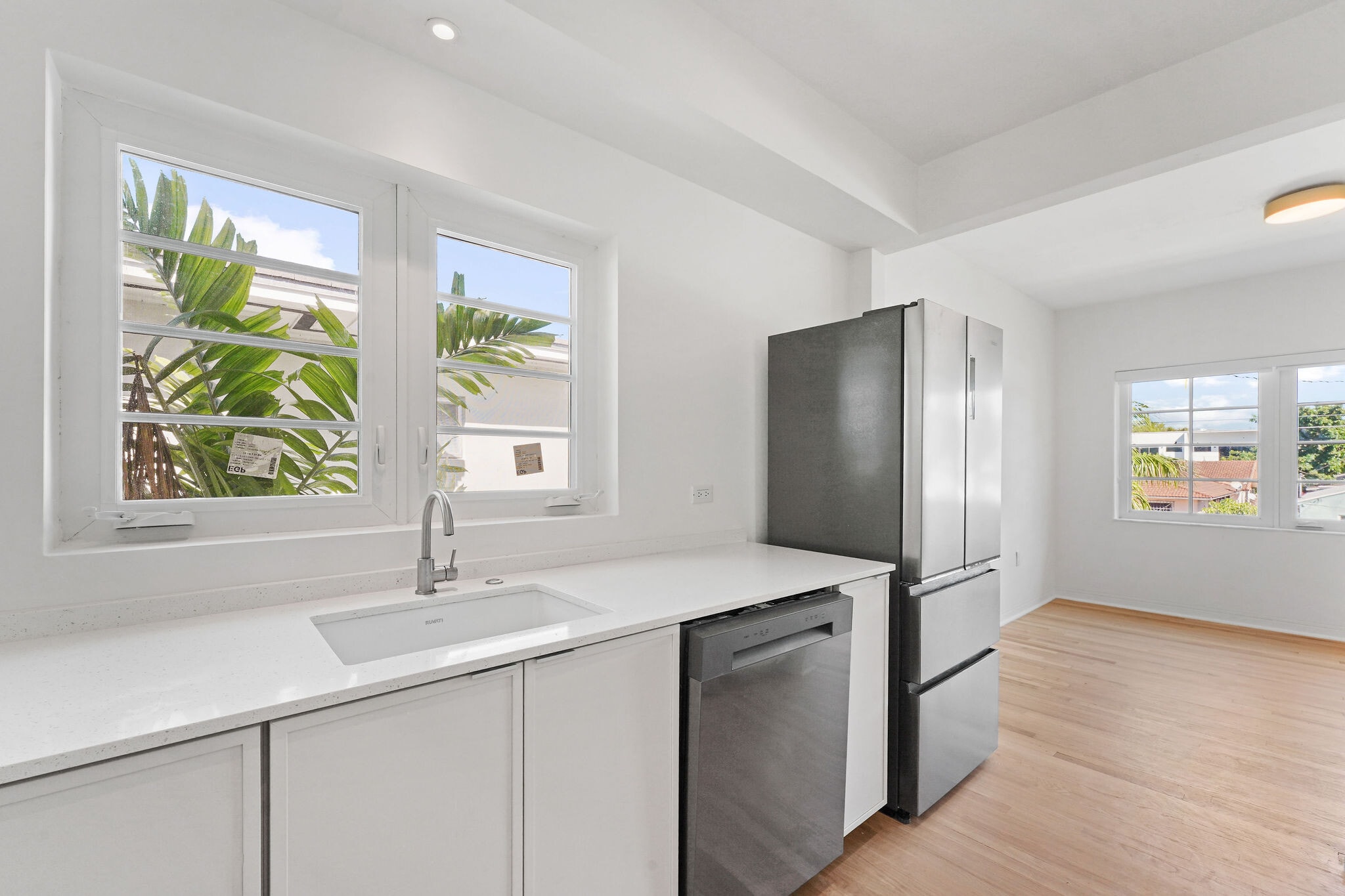 Building Photo - 3705 Ponce de Leon Blvd