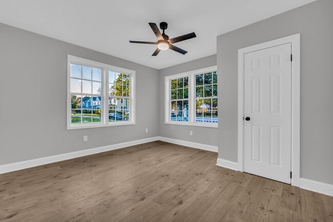 Building Photo - 1402 3rd Ave N