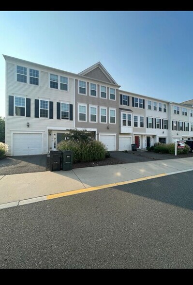 Building Photo - 8322 Heritage Crossing Ct