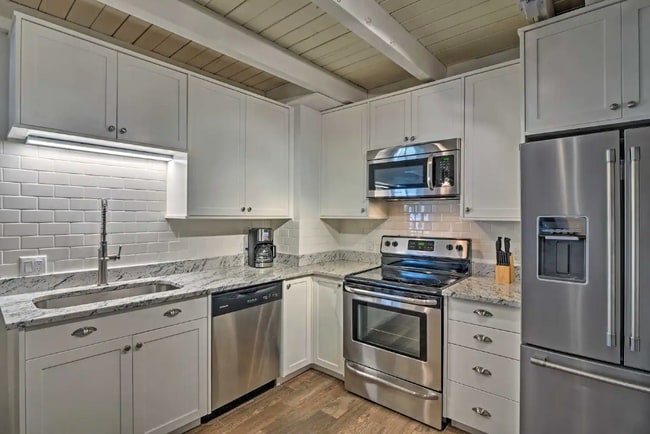 Building Photo - 2400 Lodgepole Cir
