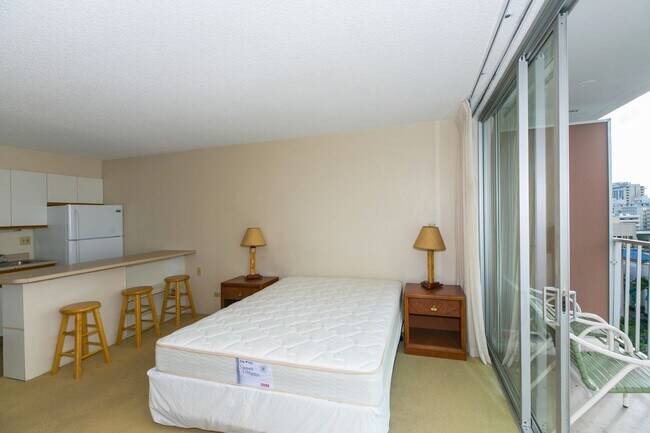 Building Photo - Marine Surf - Studio 1b 1parking! in Waikiki