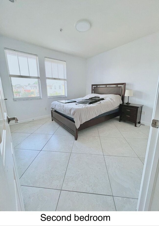 Building Photo - Luxury Townhouse West Palm Beach Gated Community two bedroom three bathrooms!