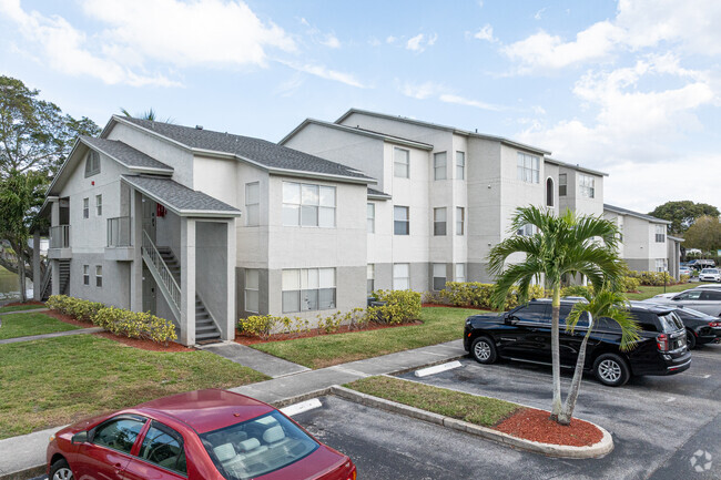 Additional Building View - Ponte Verde At Palm Beach Lakes