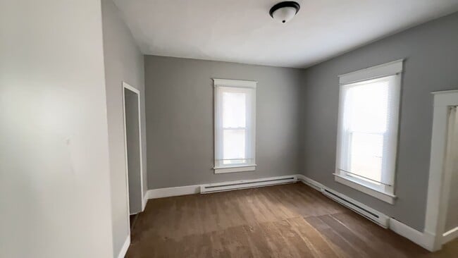 Building Photo - 111 S Dicks St