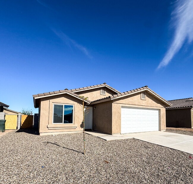 Building Photo - NEWLY BUILT 3-Bed, 2-Bath Home in Yuma!"
