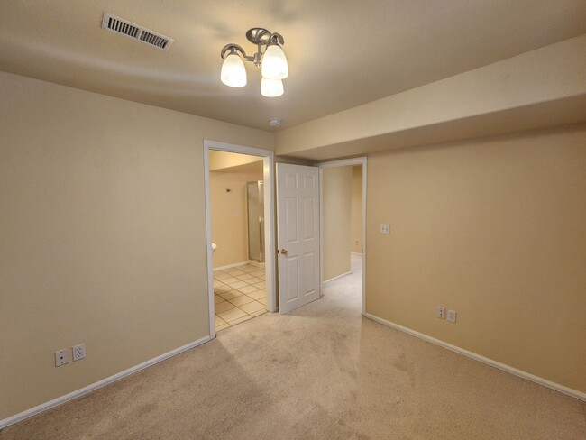 Building Photo - Great Saddle Rock Heights Home! 5 Bedroom ...