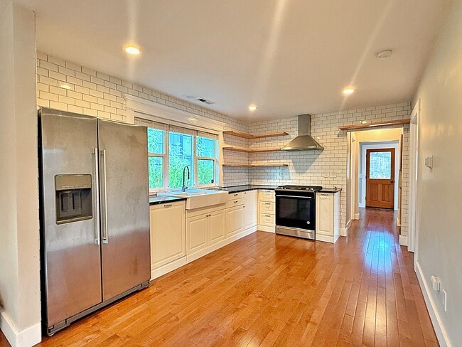 Building Photo - 3628 SE 49th Ave