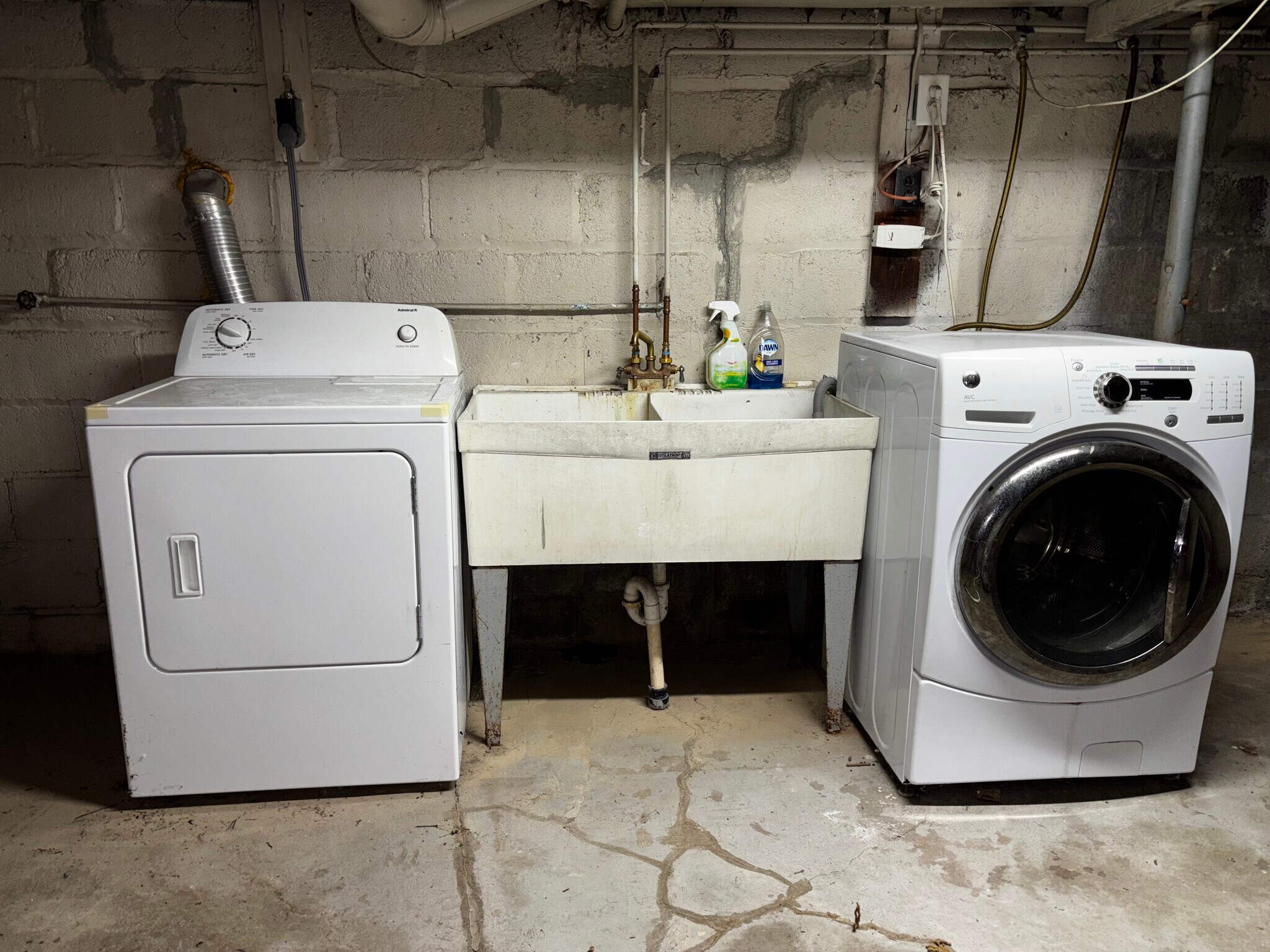 Building Photo - 1461 Collier Ave