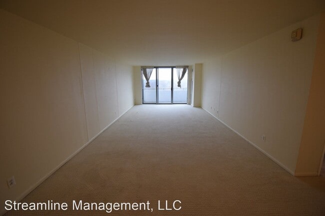 Building Photo - 1 br, 1 bath House - 5101 River Rd #1410