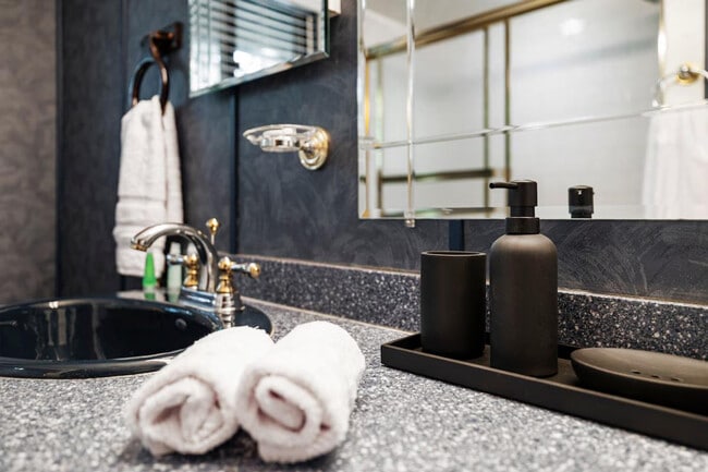 Building Photo - 108 Helms Hill Rd