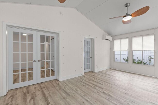 Building Photo - 3217 W Price Ave
