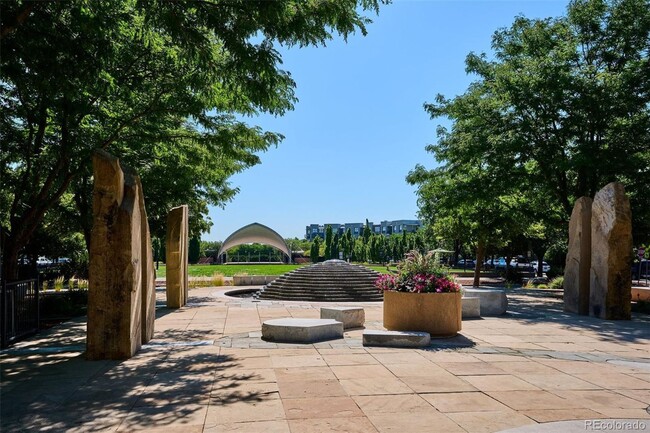 Building Photo - Beautiful- Open Concept - Updated - Main f...