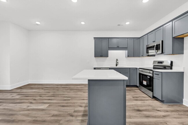 Building Photo - 180 Clay Ridge Dr