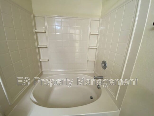 Building Photo - 10264 Cumberland Pointe Blvd