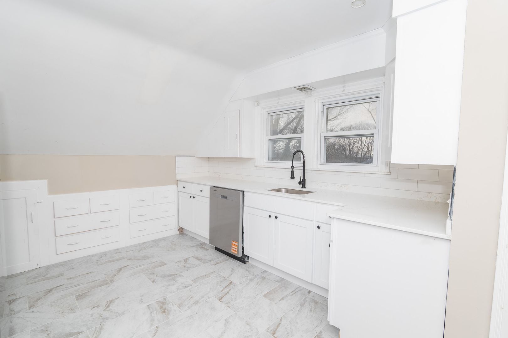 Building Photo - 848 Smith St