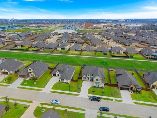 Building Photo - 3825 Honey Grove Dr