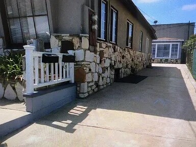 Building Photo - spacious and beautiful home