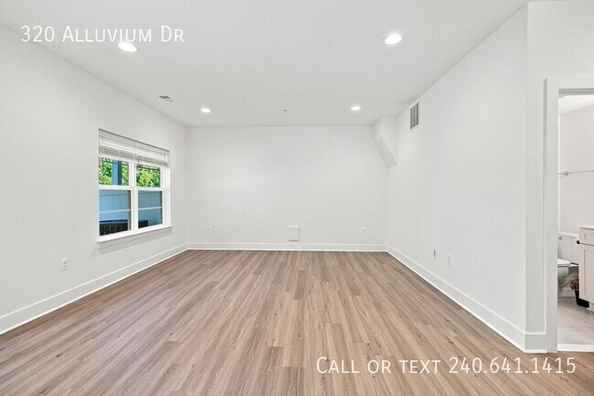 Building Photo - 320 Alluvium Dr